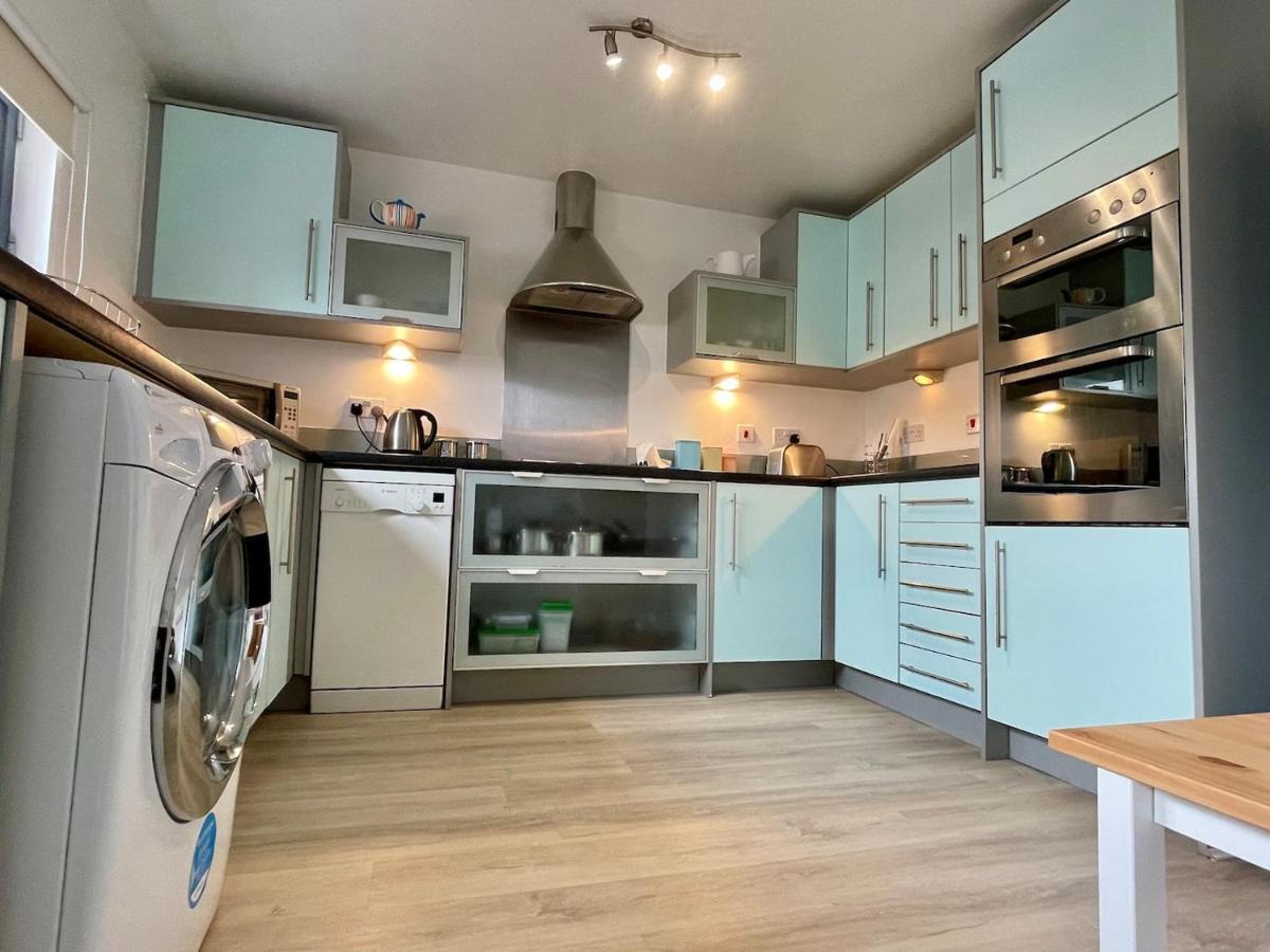 Family Friendly Maritime Apartment Свонсі Екстер'єр фото