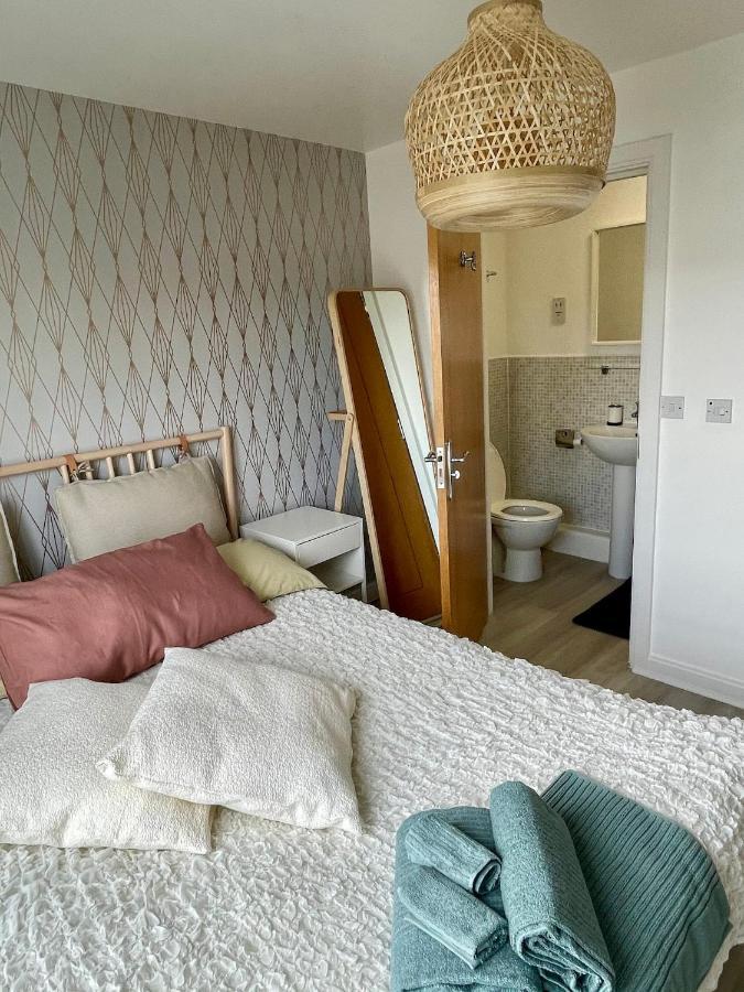 Family Friendly Maritime Apartment Свонсі Екстер'єр фото