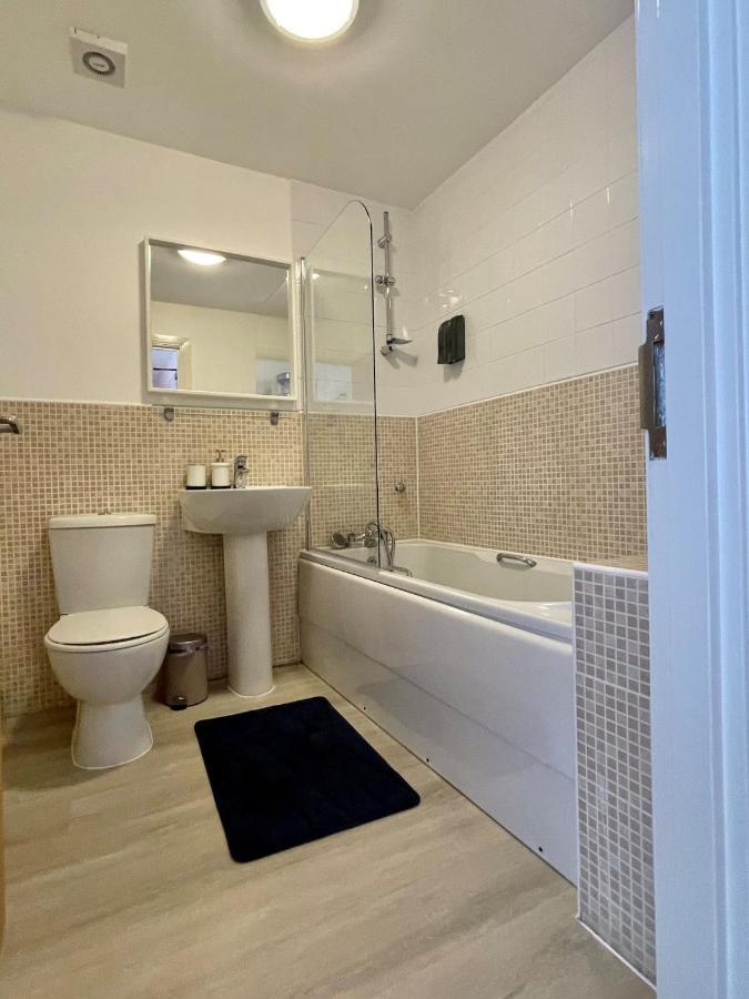 Family Friendly Maritime Apartment Свонсі Екстер'єр фото